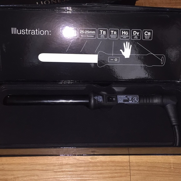 Other - Lionesse Beauty Bar 25/25 Curling BLACK Wand